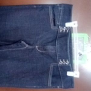 White House Black market Blanc trouser leg